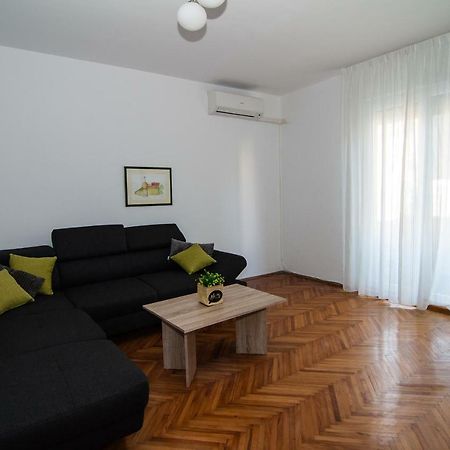 New Renovated Apartment 15 Min From Beach On Foot Pula Exteriér fotografie